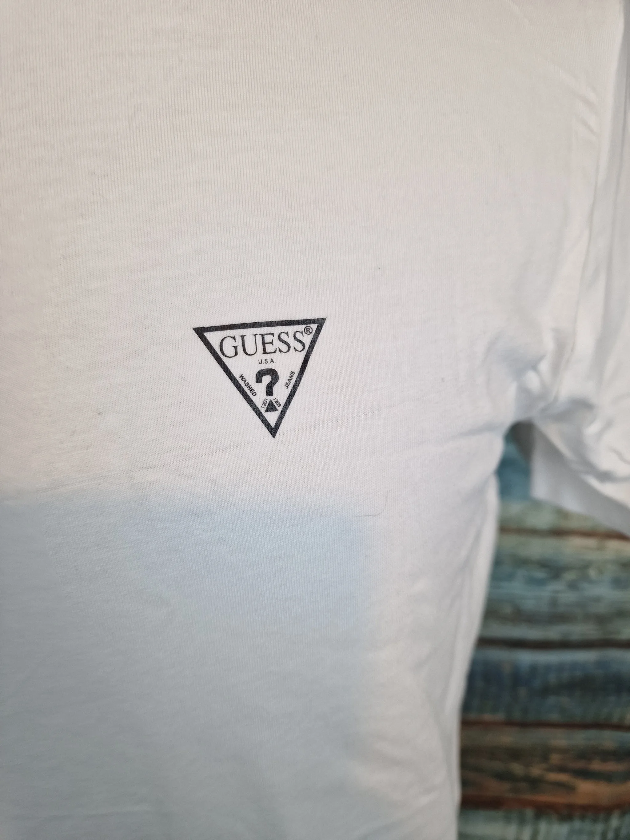 GUESS Triangle Logo Tee